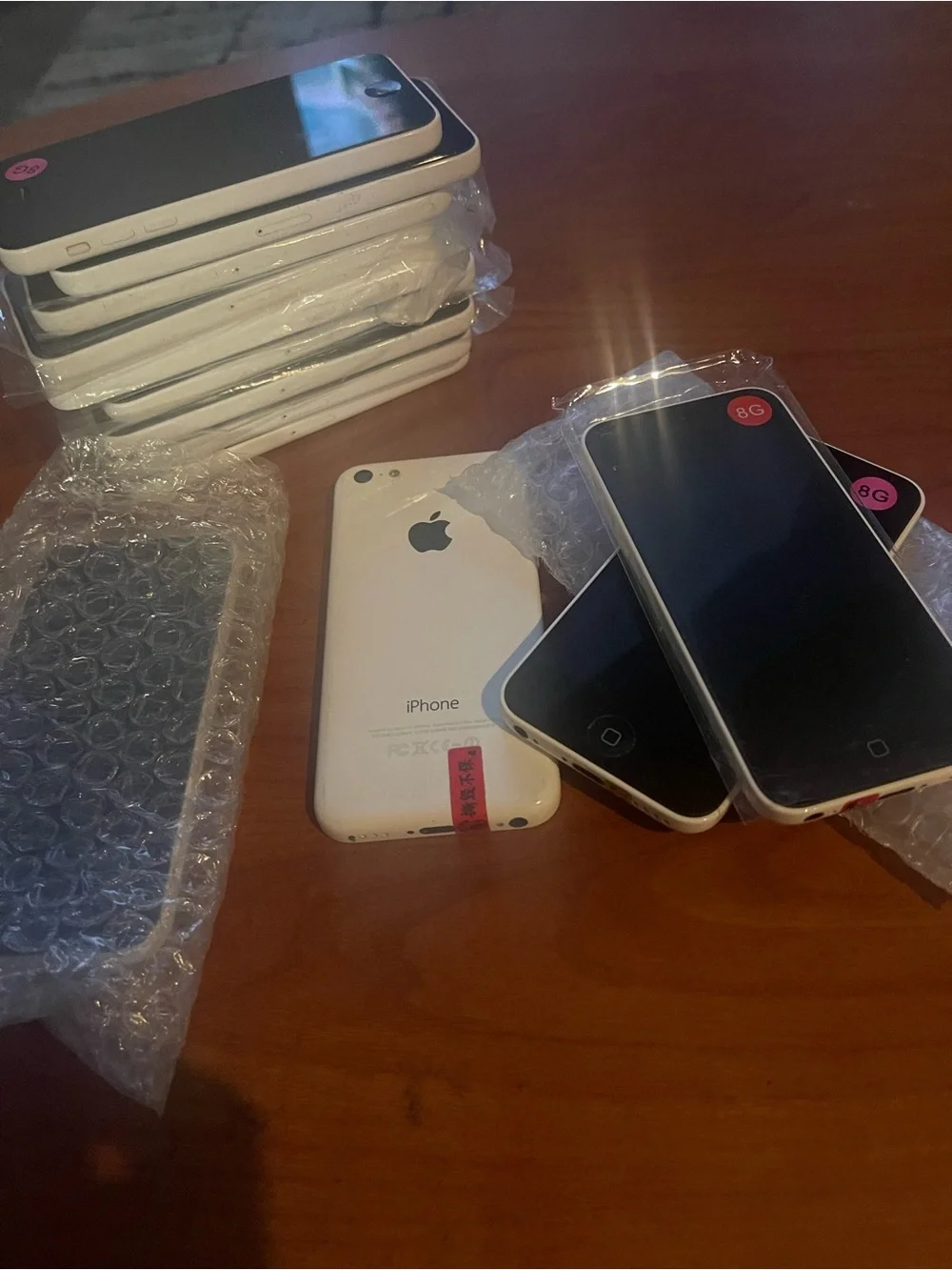 Apple iPhone (White) - 5c (8G) Unlocked Reliable Refurbished Smartphone - Picture 2 of 9
